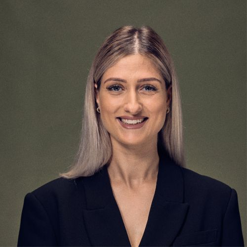 Mitarbeiterin Ebru Eroglu, Buchhaltung