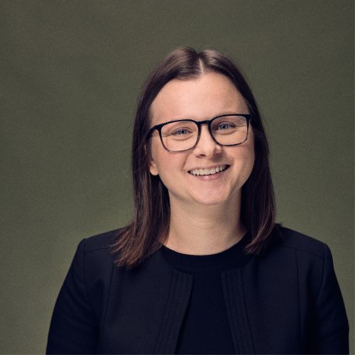 Mitarbeiterin Barbara Fox, Assistenz der Geschäftsführung